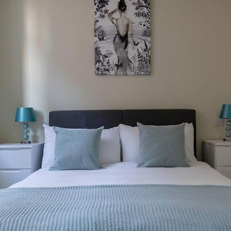 Hereford City Centre - Apartment 4, Isabella House - Modern Apartment In The Heart Of The City - Sleeps 4 Guests - Hosted By Rentmyhouse Ngoại thất bức ảnh