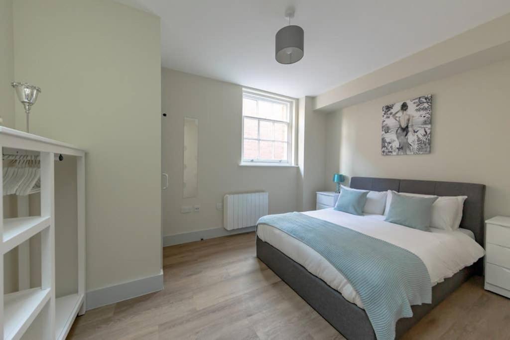 Hereford City Centre - Apartment 4, Isabella House - Modern Apartment In The Heart Of The City - Sleeps 4 Guests - Hosted By Rentmyhouse Ngoại thất bức ảnh